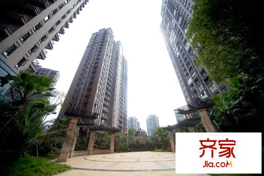 山水譽(yù)峰小區(qū)內(nèi)部（2014.12.2）