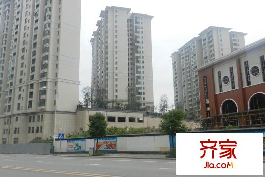 濱江一號(hào)小區(qū)側(cè)拍（2015.11.30）