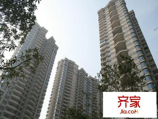 紅橡華園外墻一角（2013.2.1）