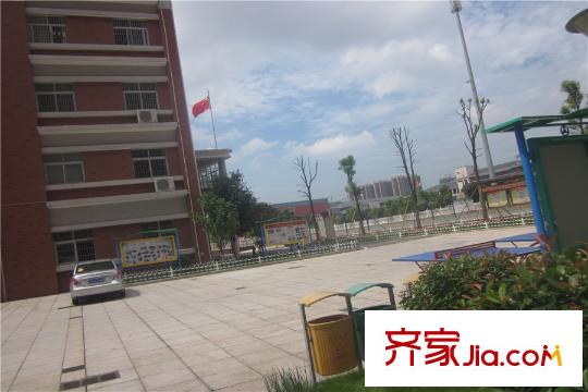 海德公園周邊泉星小學(xué)操場(chǎng)