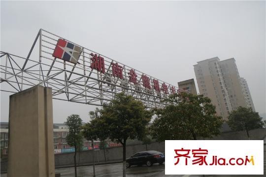 盛地春天里周邊機(jī)電大市場(chǎng)