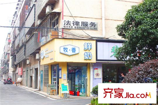 華泰尚都周邊鮮奶店