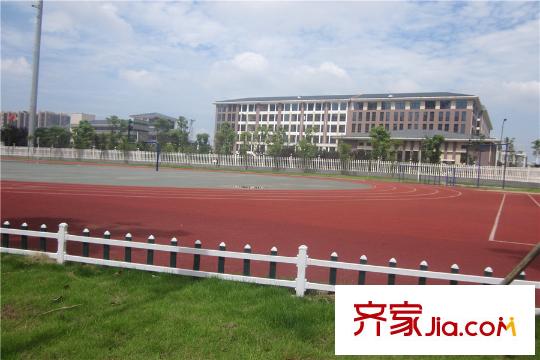 海德公園周邊泉星小學(xué)跑道