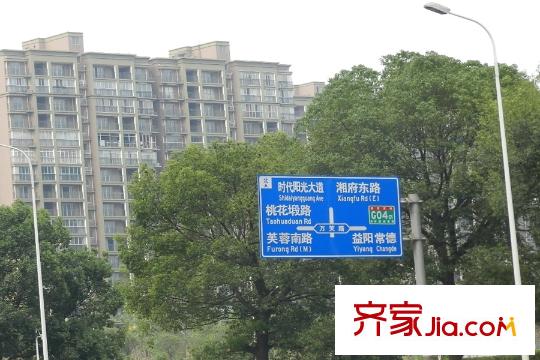 卓越蔚藍城邦周邊路牌