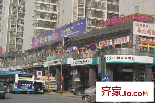 金科時(shí)代中心周邊商業(yè)街