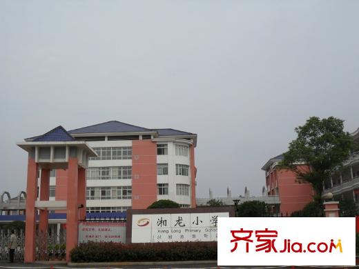 山水灣周邊湘龍小學(xué)
