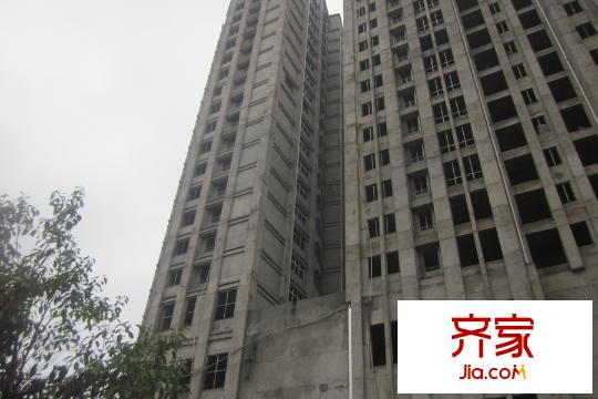 中揚(yáng)國(guó)際樓棟仰視圖（2015.12.9）