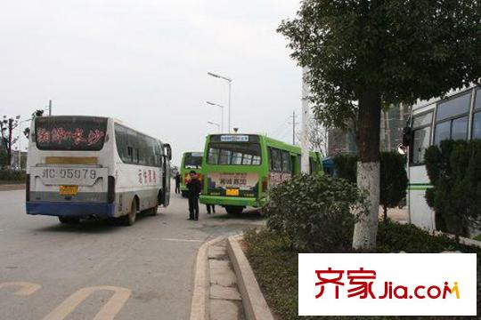 中信新城周邊公交車站實(shí)景圖