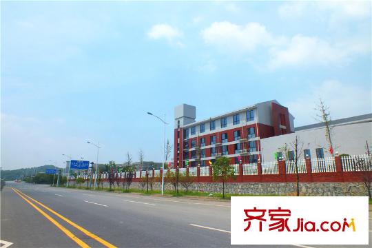 錢隆世家周邊周南秀峰學(xué)校沿街照