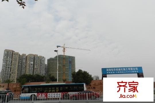 恩瑞御西湖在建樓棟遠(yuǎn)景（2015.12.04）