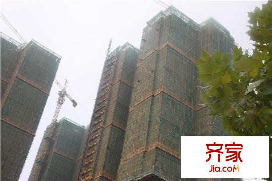 嘉和城項(xiàng)目仰拍（2015.9.16）