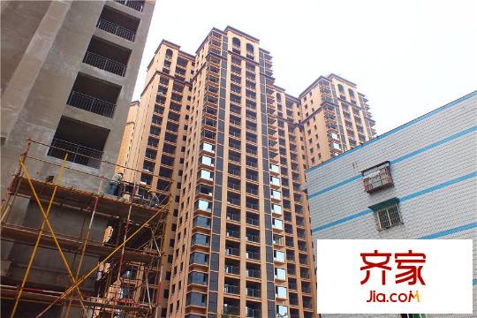 塞納公館2號(hào)棟住宅已裝好窗戶（2015.11.27）