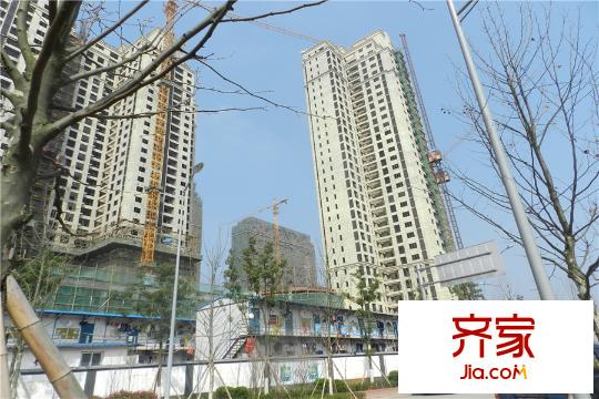 電建地產(chǎn)星湖灣建好的樓棟（2015.3.12）