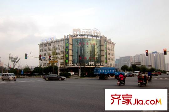 中房F聯(lián)邦周邊酒店