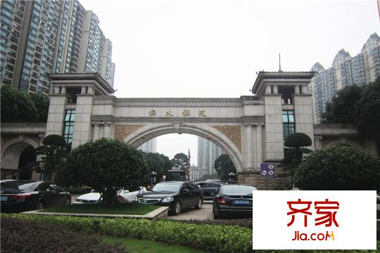 恒大雅苑小區(qū)正門（2015.7.7）
