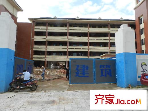 振業(yè)城周邊長(zhǎng)沙市一中岳麓中學(xué)現(xiàn)狀