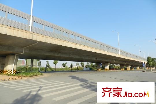 曠遠(yuǎn)洋湖18克拉周邊湘府路大橋
