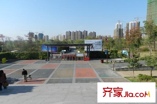 曠遠洋湖18克拉周邊公園入口
