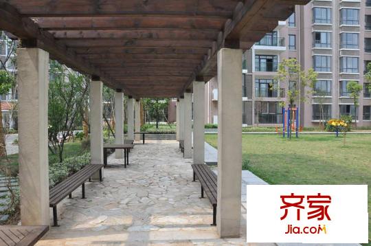 中國(guó)鐵建山語(yǔ)城休息長(zhǎng)廊（2010.5）