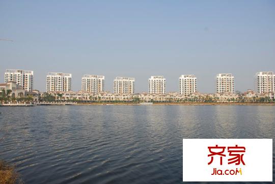 深業(yè)堤亞納灣湖景小高層（2010.12.10）