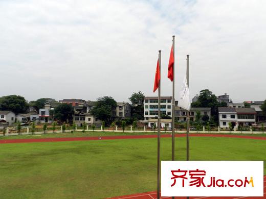 深業(yè)堤亞納灣周邊清水塘實驗小學(xué)國旗臺