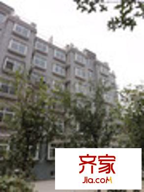 湖濱山城外景圖