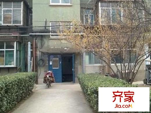 警察學院內(nèi)宿舍外景圖 