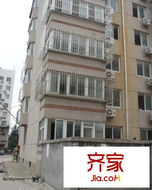 英雄山路南頭宿舍外景圖英雄山路南頭單位宿舍