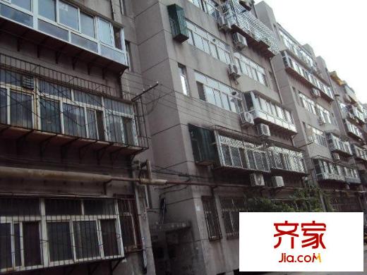 公交公司宿舍外景圖