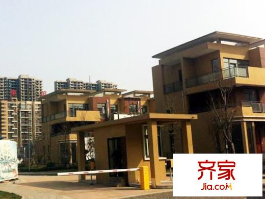 火炬東第外景圖施工進度圖（2014-06-24）