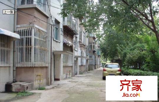 舜耕中學(xué)單位宿舍外景圖