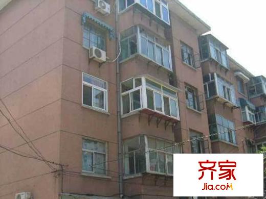 山大二院對(duì)面宿舍外景圖 