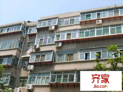 山大二院對(duì)面宿舍外景圖 