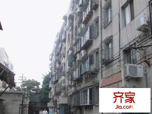 女子學(xué)院單位宿舍外景圖 