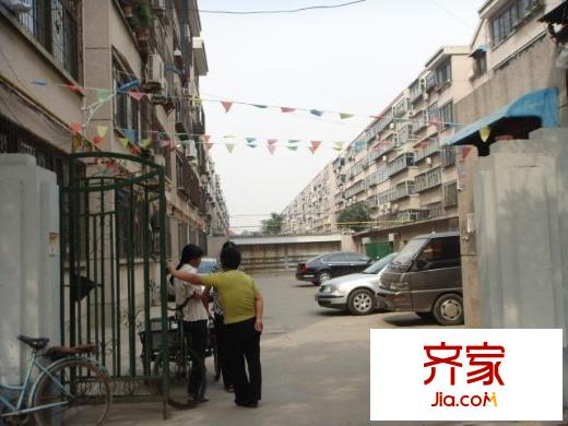 桃園小區(qū)附近宿舍外景圖