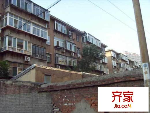 濟(jì)齊路百貨站宿舍外景圖 