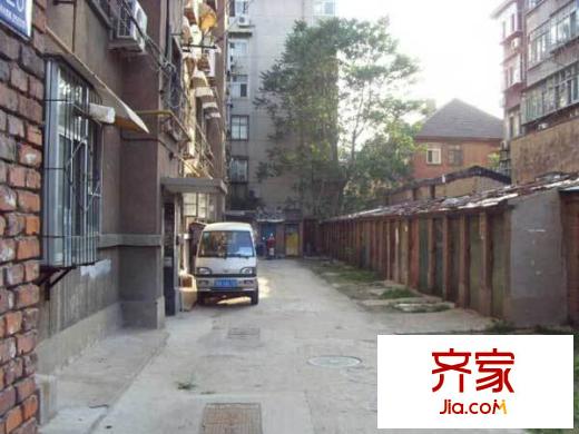 濟(jì)齊路百貨站宿舍外景圖 