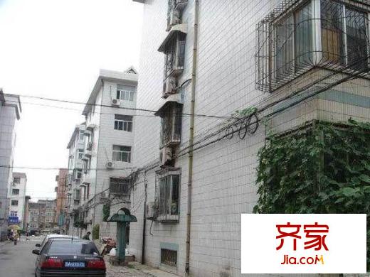 經(jīng)七路市中段宿舍外景圖 
