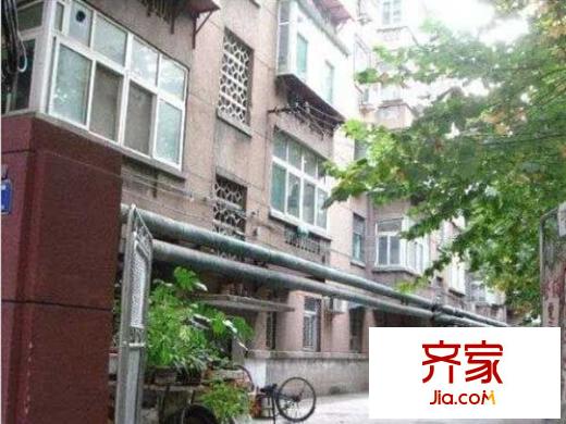 濟南大學宿舍外景圖 