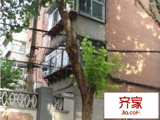 濟南大學宿舍外景圖 