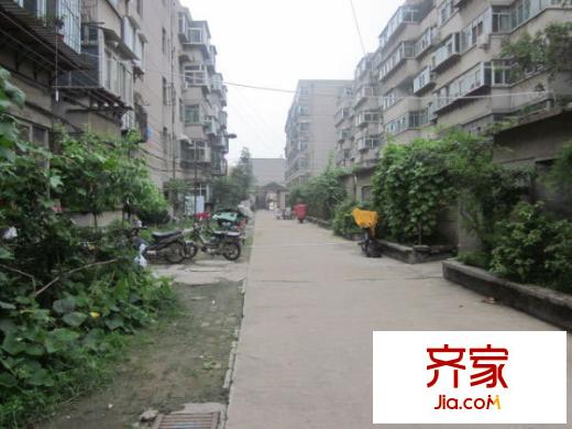 閆千戶鐵路宿舍外景圖 
