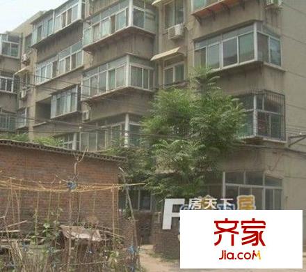 槐蔭區(qū)環(huán)衛(wèi)局宿舍外景圖