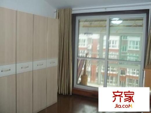 山東經(jīng)濟(jì)學(xué)院宿舍外景圖 