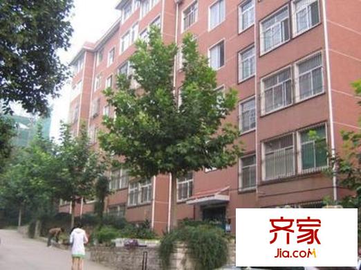山東經(jīng)濟學院宿舍外景圖 