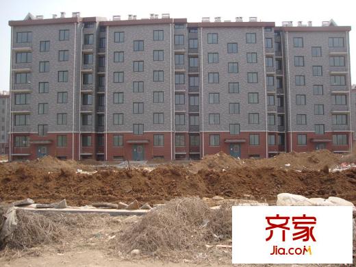 景嘉山莊外景圖工程進(jìn)度實(shí)景圖（2013-3-29）