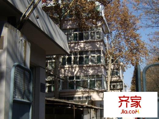 建國小經(jīng)三路學(xué)區(qū)房外景圖 