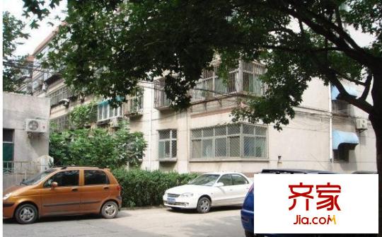 經(jīng)十一路英雄山段宿舍外景圖