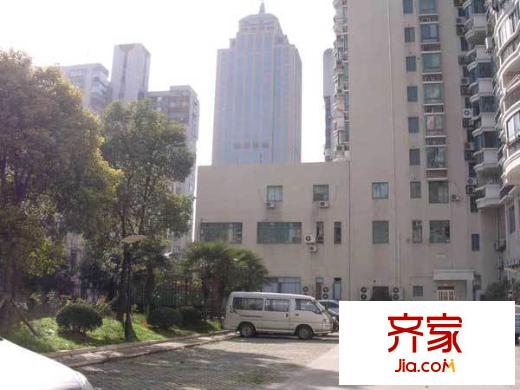 興和苑小區(qū)外景圖 