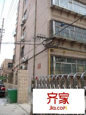 濟南大學(xué)西校區(qū)附近宿舍