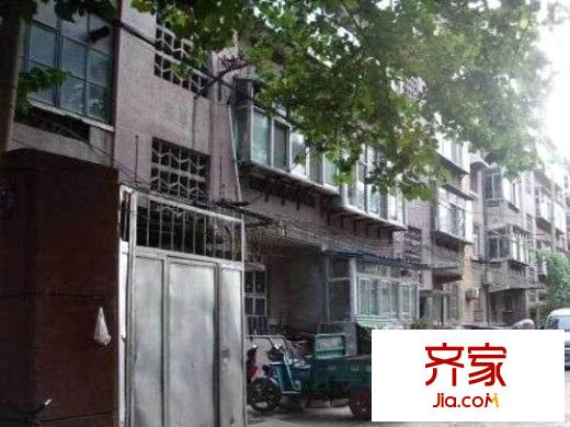 濟南大學西校區(qū)附近宿舍外景圖 